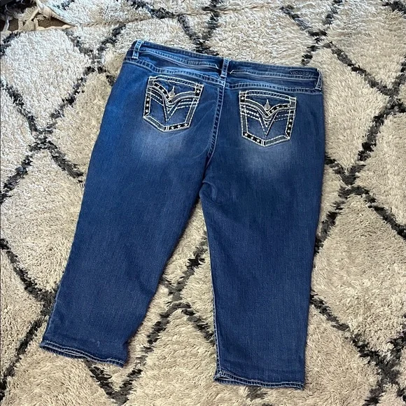 EUC Vigoss Chelsea Capri Jeans - Picture 4 of 10